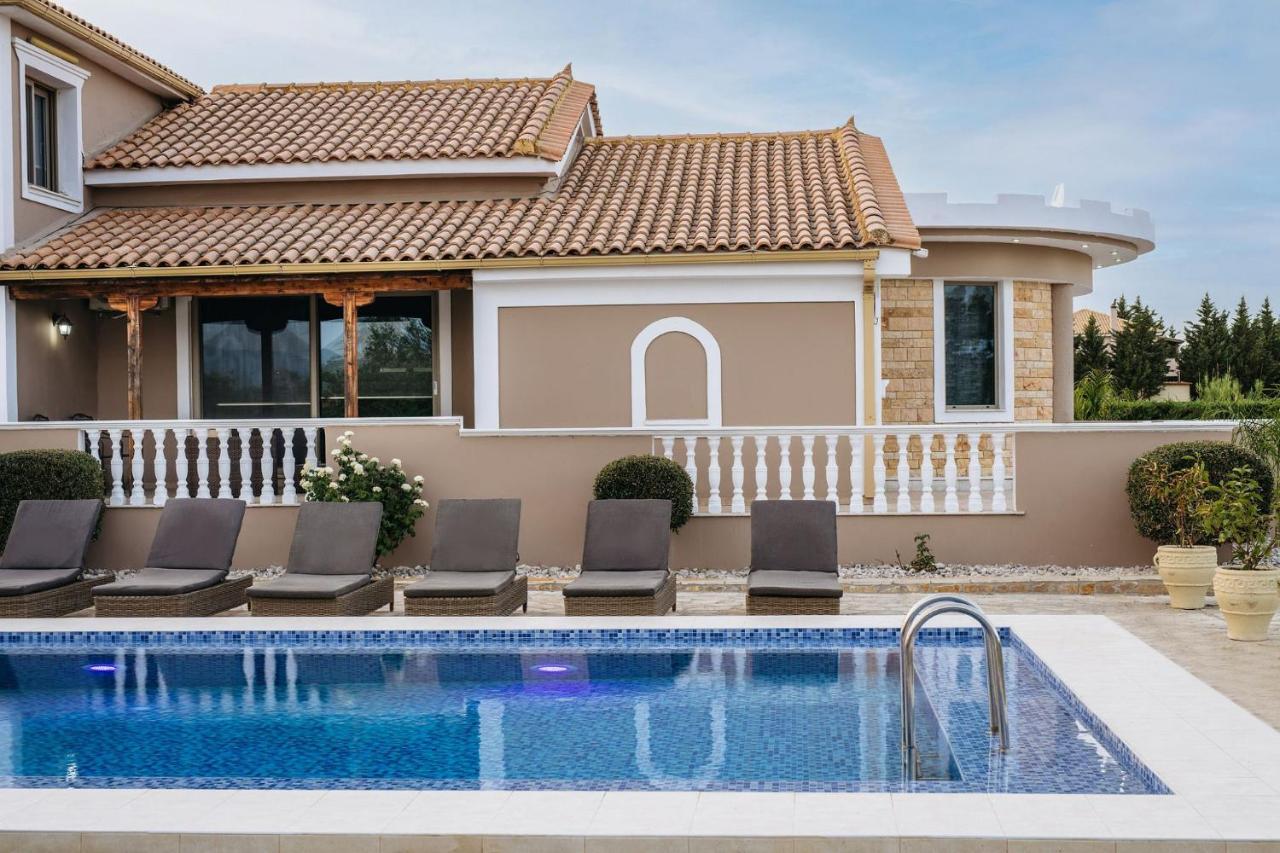 Villa Paradise *