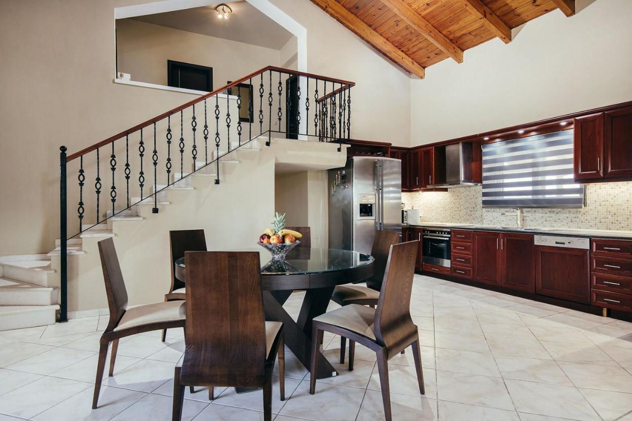 Paradise Villa *
